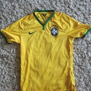 Brazil soccer jersey 2014 medium Nike